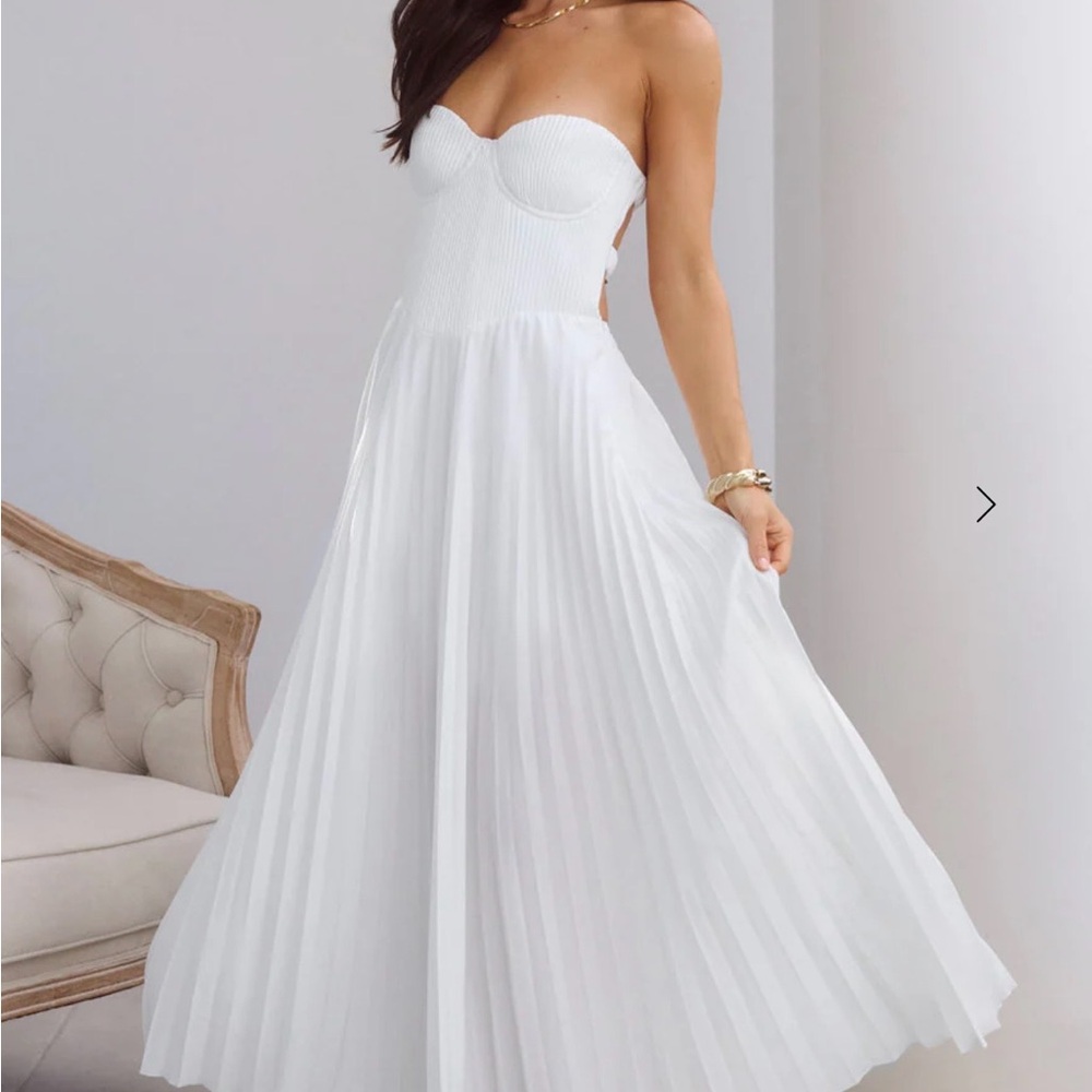 Hello Molly Strapless White Dress